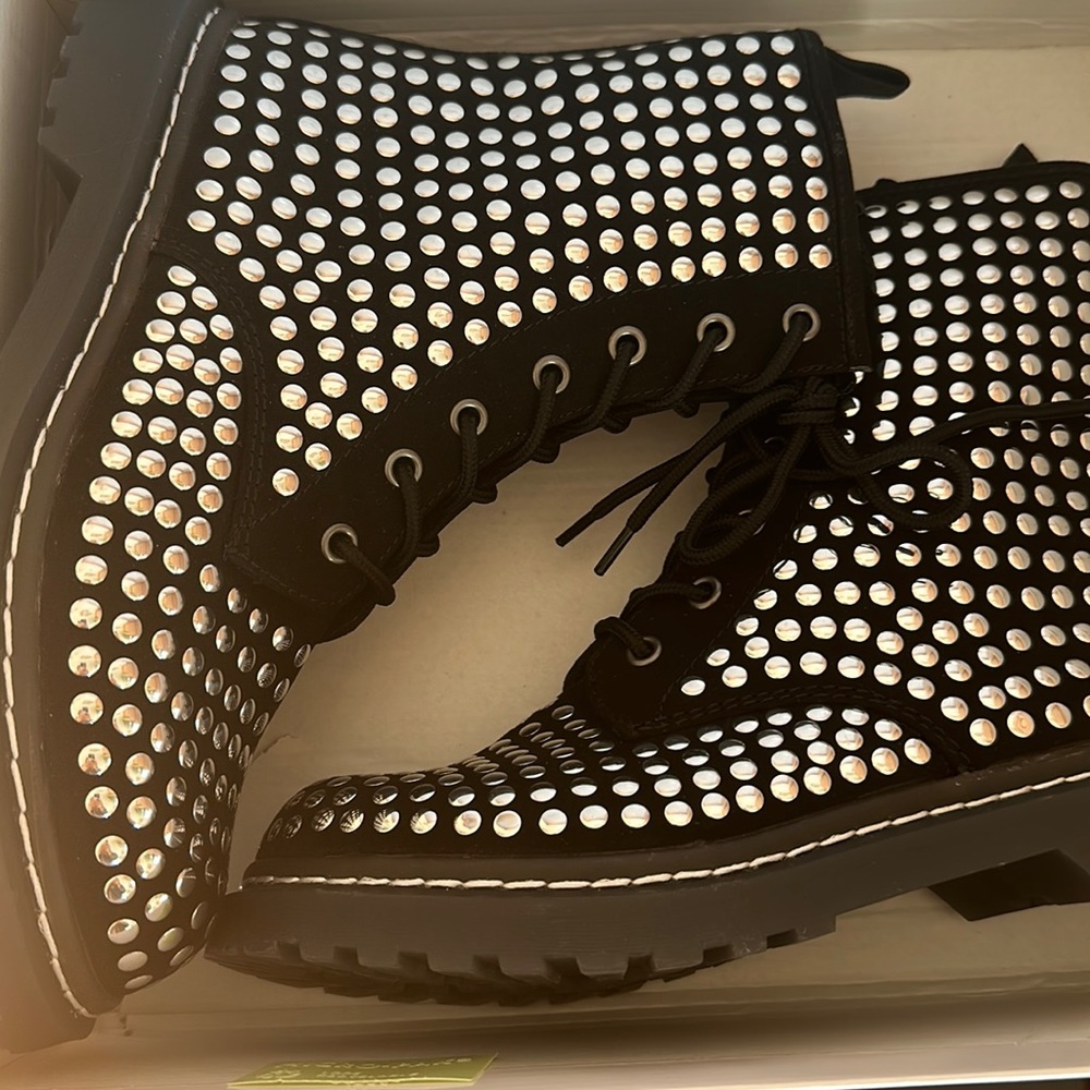 Wild pair black studded boots 7 size new with box